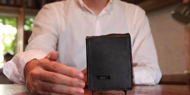 新员工第一天上班礼貌的请吃饭,结果5个人毫不