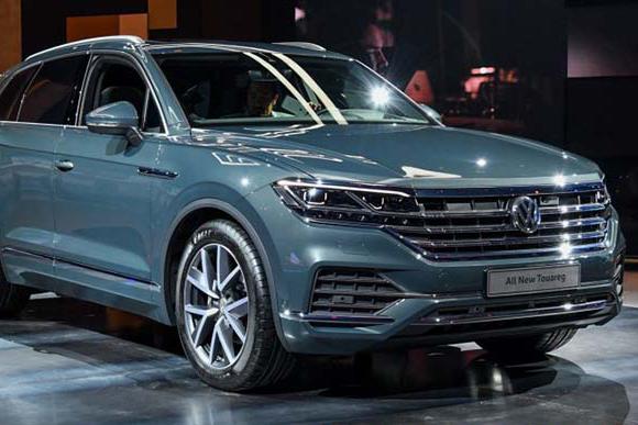 尾灯神似Q7，尺寸不输宝马X5，五种越野模式，全新途锐很颠覆