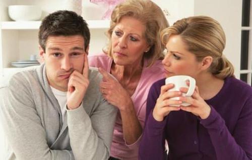 为什么大部分的父母偏心最小的儿子?答案太现