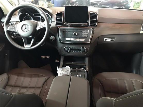 18款奔驰GLE400加版最新价格 80来万的土豪SUV