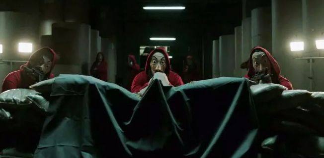 看《纸钞屋》之前千万别喝水,怕你们憋不住!