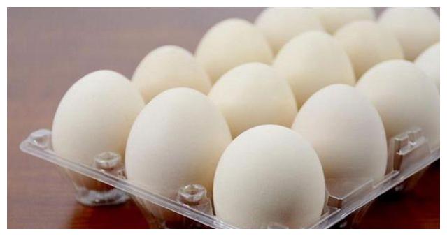 老人常说吃生鸡蛋可以下火,所以鸡蛋到底能不