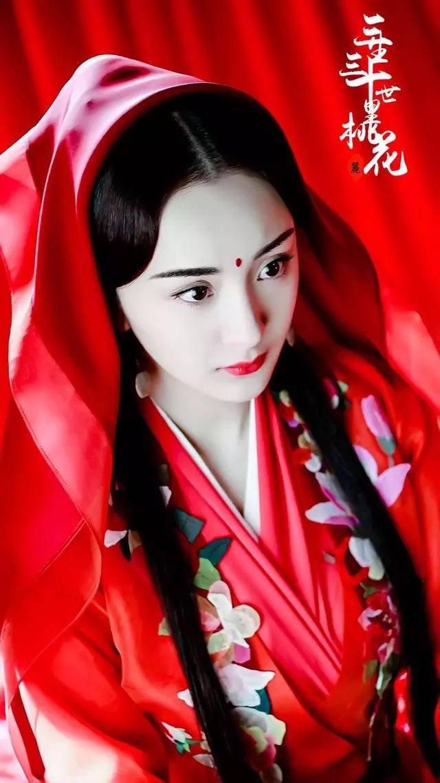 细数杨幂红衣古装造型,雪见穿越扶摇妩媚,白浅