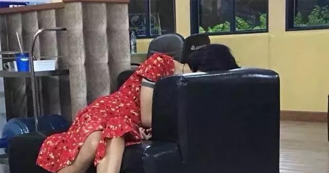 泰国美女DJ残忍肢解数十只猫咪,掏空内脏拍视