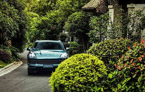 保时捷Cayenne：SUV的高大骨骼、跑车的自在灵魂