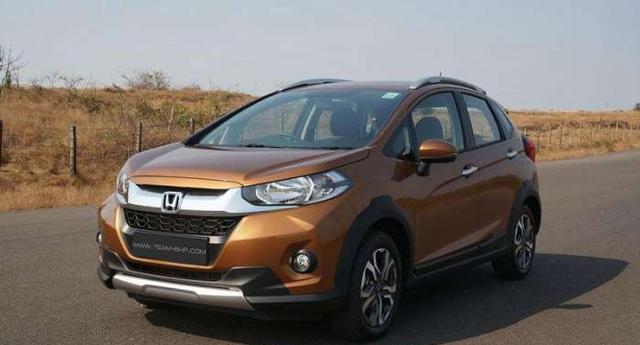 大量本田WR-V到店实拍, 7万多起售油耗仅5L, 国产车如何应对!