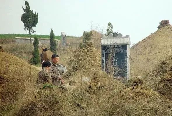 清明节将至,上坟有讲究,切勿犯忌小心霉运缠身