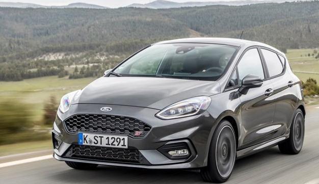 福特嘉年华ST详细解析，黑科技装备，运动套装，实力爆满