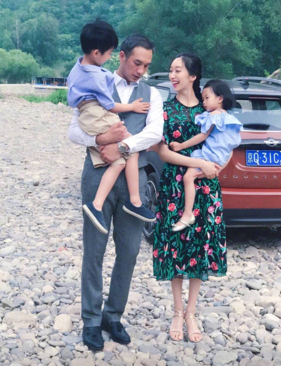 羡慕黄觉 昨日幻乐之城节目导演麦子和窦靖童合作的《幻月》给大家留