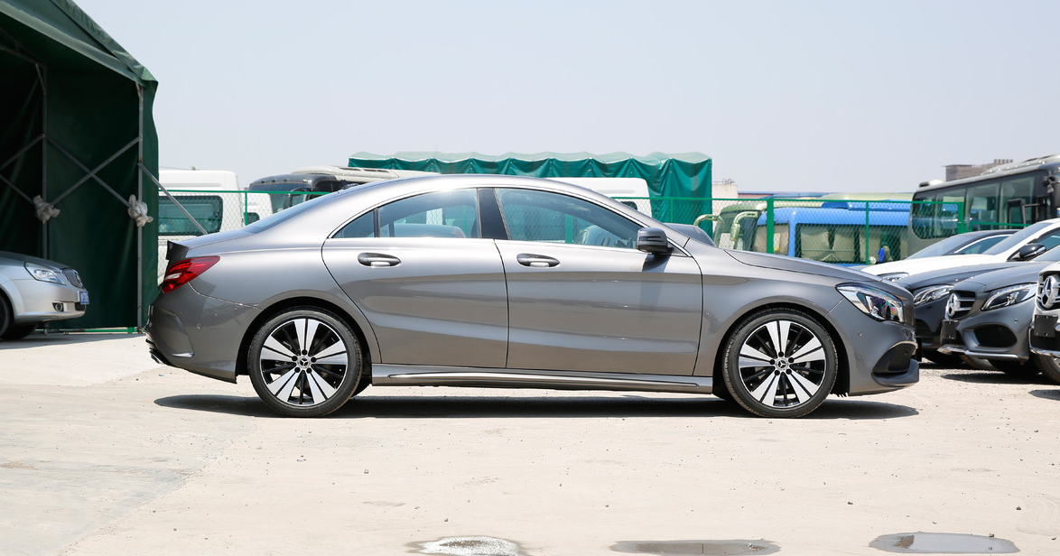 奔驰CLA级,2018款CLA200时尚版详细配置