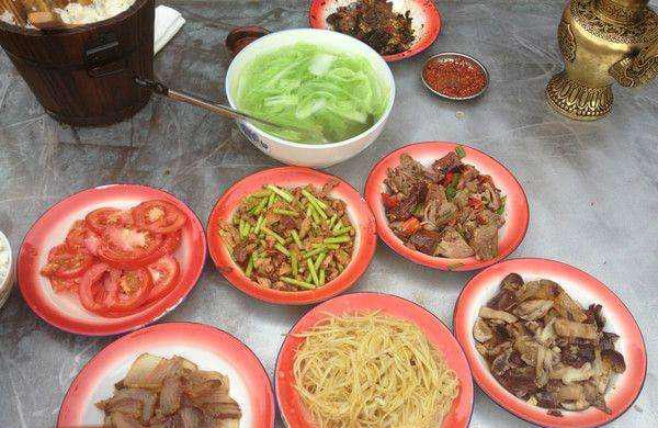 为啥跟团旅游很便宜,旅行社不怕亏本?导游:有