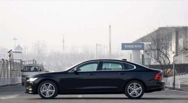 沃尔沃的钥匙设计的也很有风格, 更加的具有方刚之气