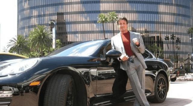 人生赢家! 一部电影赚1.4亿, 坐拥无数豪车, 三个女儿颜值爆表