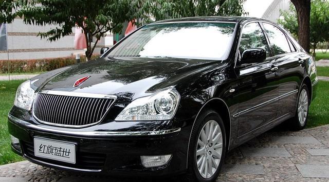 70万的国产豪车，上车一通电看到耻辱画面，一开机盖更是气炸！