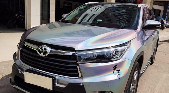 丰田汉兰达汽车改色镭射银车身贴膜效果图