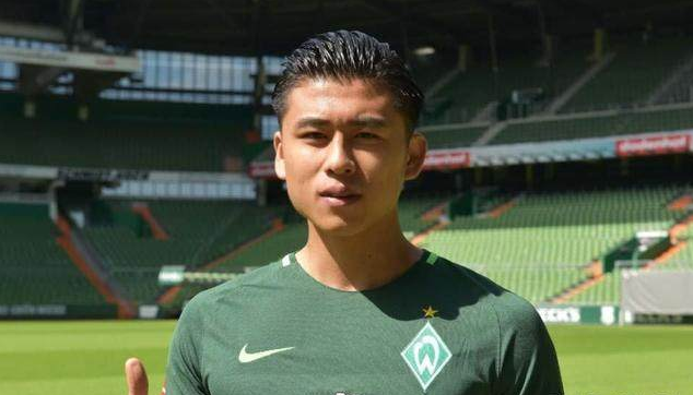 中国足球昨日惨遭欧劲旅羞辱:球迷气的怒骂该