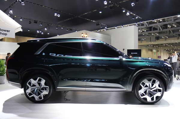 未来家族旗舰SUV  现代HDC-2 Grandmast发布