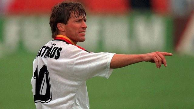 足球史上个个位置最强11人,若组成银河战舰将