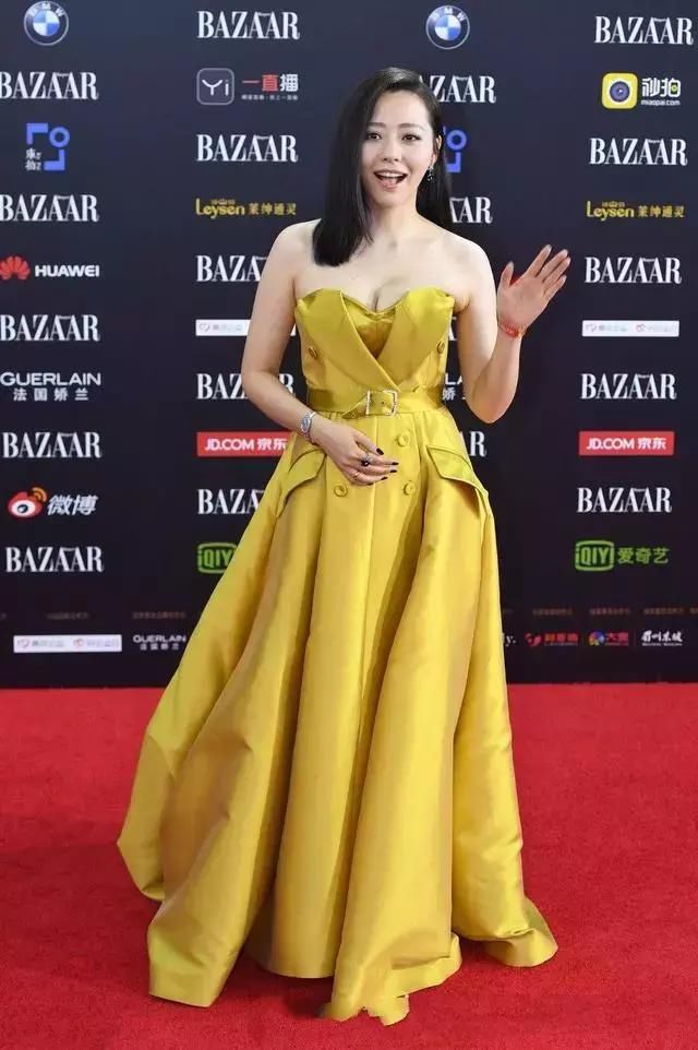 张靓颖的内衣_张靓颖性感内衣图片