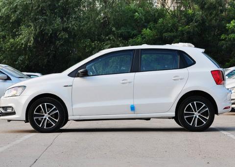 大众也急眼，新款车刚露头就狂降2万，同门师兄弟朗逸都傻眼