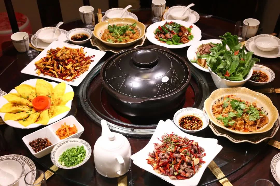 三峡九道汤:特别的你，给你不一样的生日宴