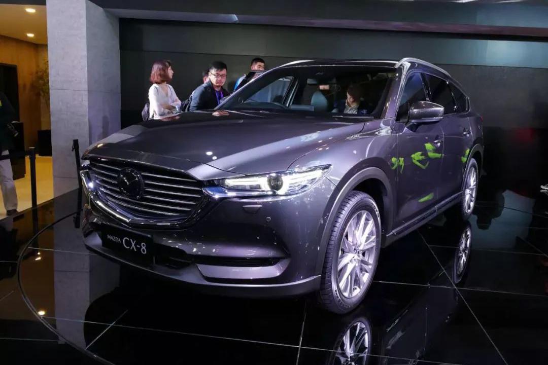 轴距长达2930，三排座跨界设计，这辆SUV终于来了