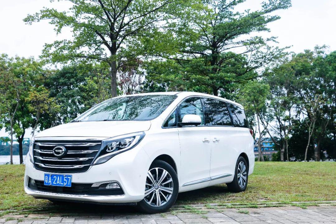 试完传祺GM8发现，花二三十万买老掉牙的GL8有点不合理