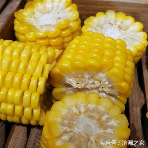 为了减肥每天晚上只吃根玉米,坚持一个月这样