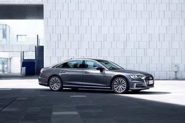 D级车玩起时尚黑科技 全新奥迪A8L瞄准新富阶层