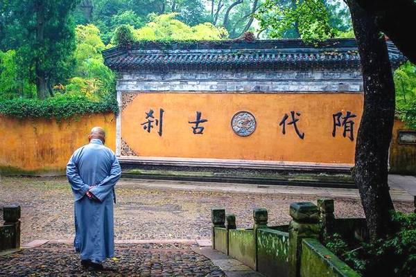 这6座寺庙门票免费,游客吃饭烧香也不