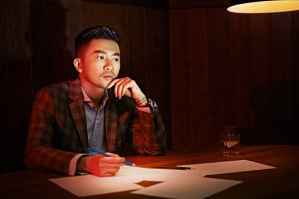 深雨蒙蒙》演员现状,舞女成为娘娘,而他隐婚多