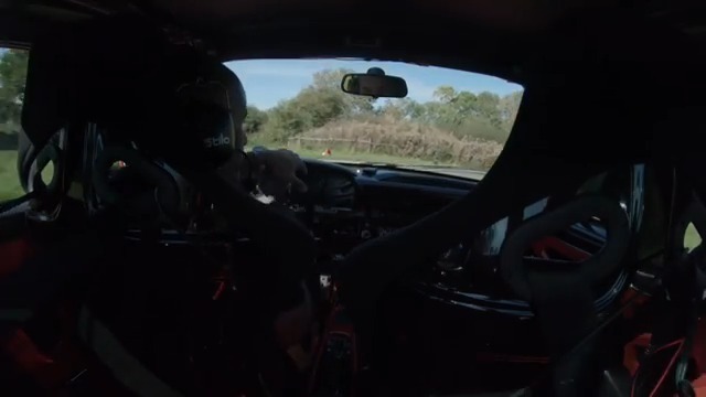 赛道驾驶200万美元的Singer DLS