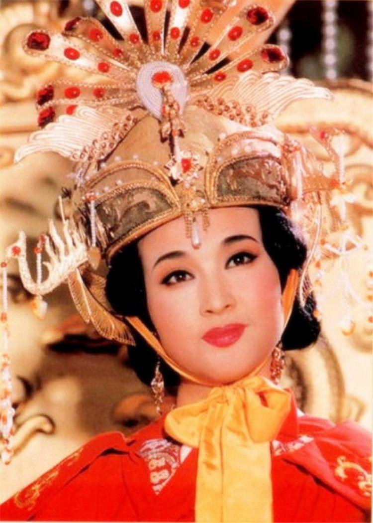 95版《武则天》刘晓庆的美照, 一颦一笑尽显妩媚风情