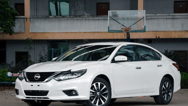 东风日产天籁上市, 前脸大改配置提升, 动力强劲!