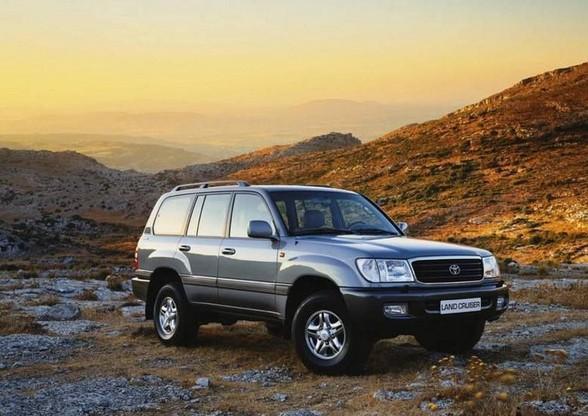 曾经这辆越野广告狠狠打击我们民族自尊, 没想现在却成了越野神车