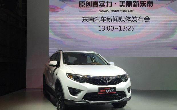 新款东南DX7全面升级! 内饰豪华不输宝马, 哈弗H6却满不在乎