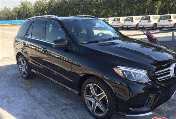 中大型豪华SUV 平行进口2018款奔驰GLE400加版港口实拍图