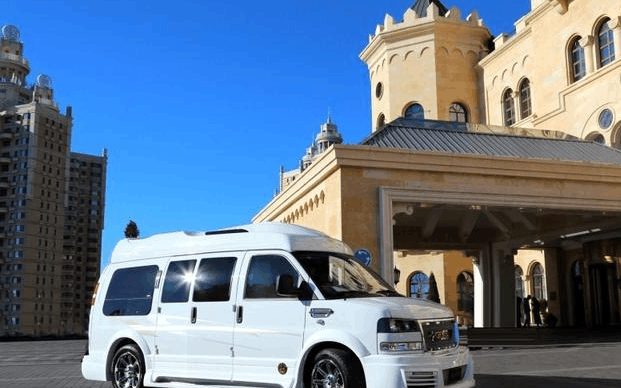 埃尔法被碾压? 5.7米大块头, 马力足, 档次不弱BBA!