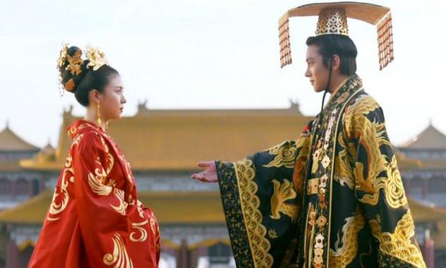 为何如今大家喜欢倒贴福字?朱元璋要杀人,马皇后却用它救人