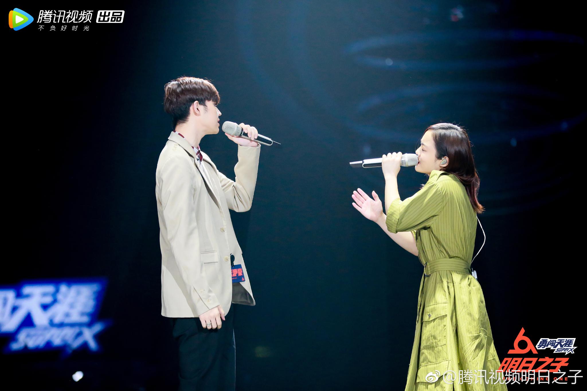 在彩排现场面对小哥哥@我是蔡维泽啦 @邓典