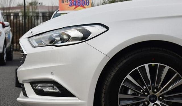 车长4米8，车重1.6吨，245马力破百仅需7秒多，卖21万令迈腾害怕