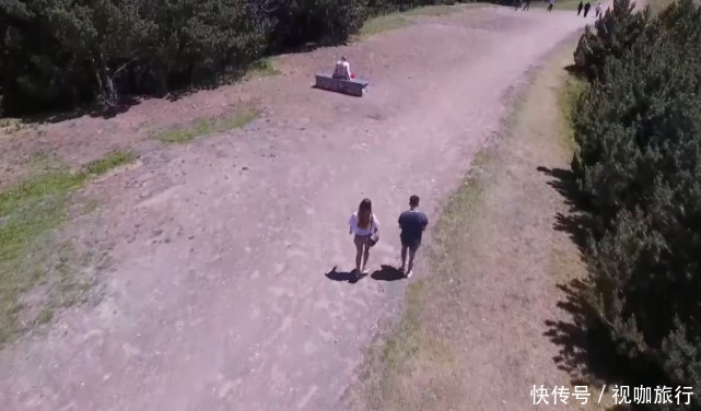 为什么很多妹子的微信地区设置的安道尔?安道