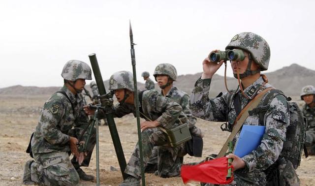 60毫米迫击炮班图片