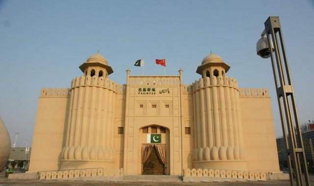 去巴基斯坦旅游 乡村的美丽姑娘喜欢中国小伙