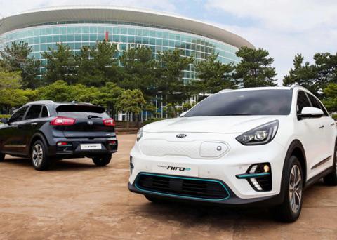 2019款起亚极睿即将出EV版本，一口气跑450公里不在话下