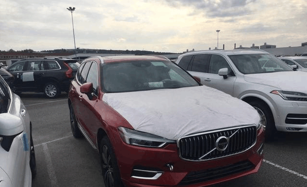 实拍沃尔沃工厂XC60, 全新黑色LOGO质感强, 更像小号XC90
