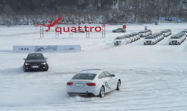 搭载quattro技术的奥迪开上了37米高的滑雪道震惊车坛,从而跟冰雪运动