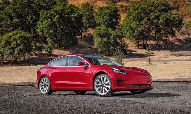 20万能买特斯拉, 你还愿意买宝马3系, 奔驰C级和奥迪A4吗?