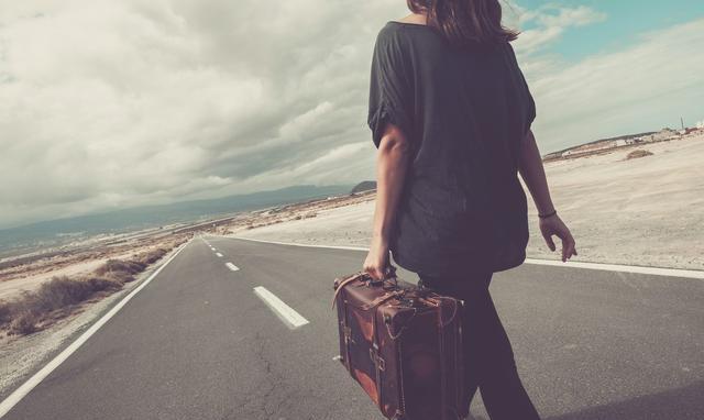 乘客能给顺风车司机差评,而司机对乘客的赞美