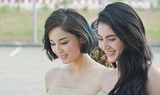 古力娜扎和泰国红人mai同框拍广告,浓妆艳抹竟
